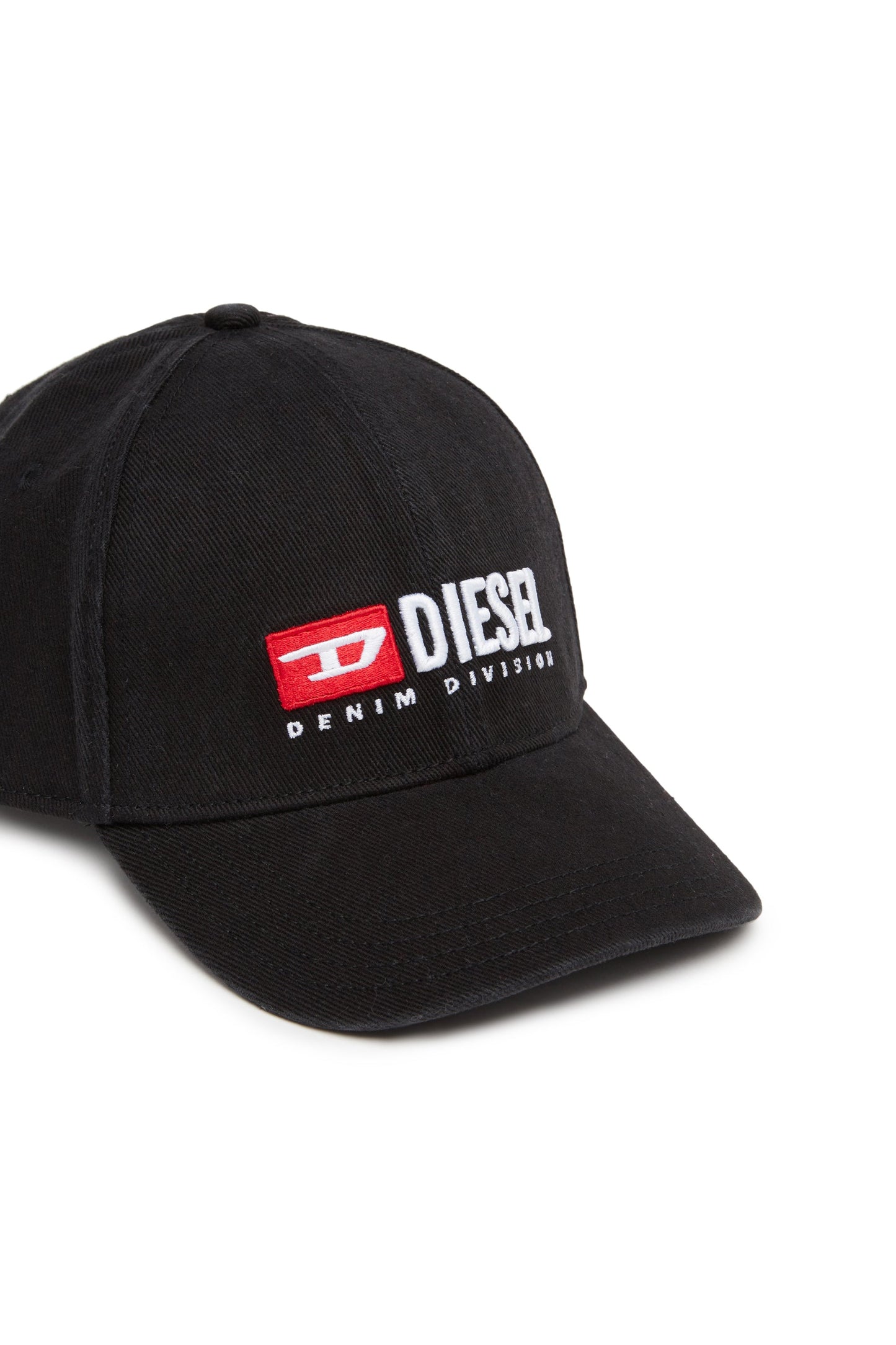 Baseball cap with logo embroidery