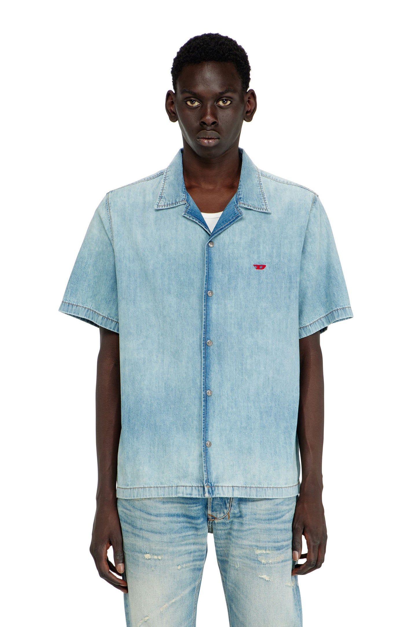Short-sleeve shirt in denim