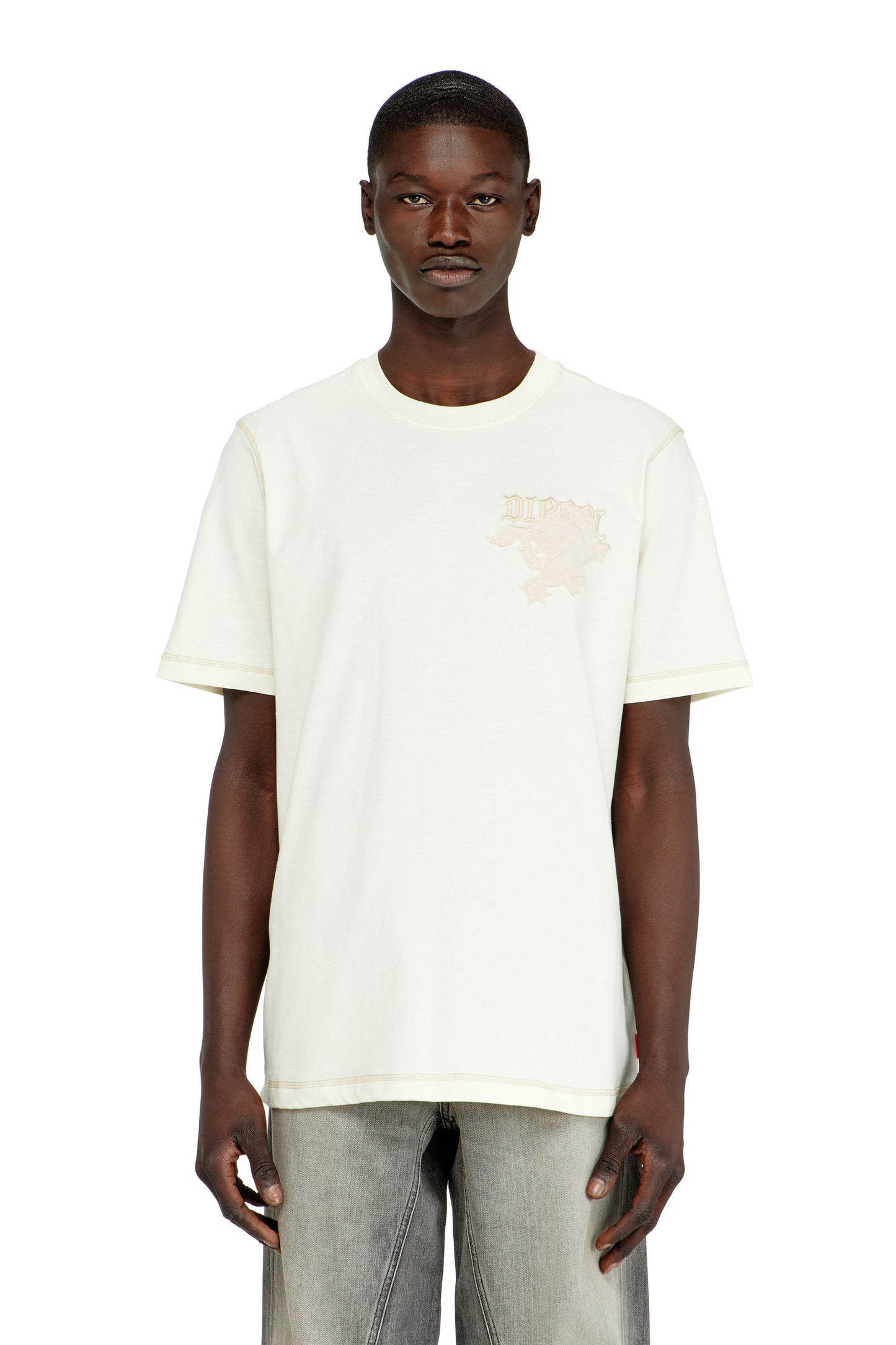 Regular T-shirt with embroidered patch