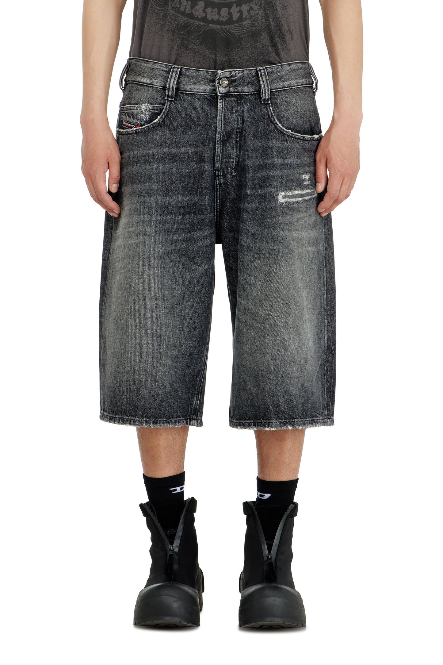 Denim relaxed shorts with abrasions