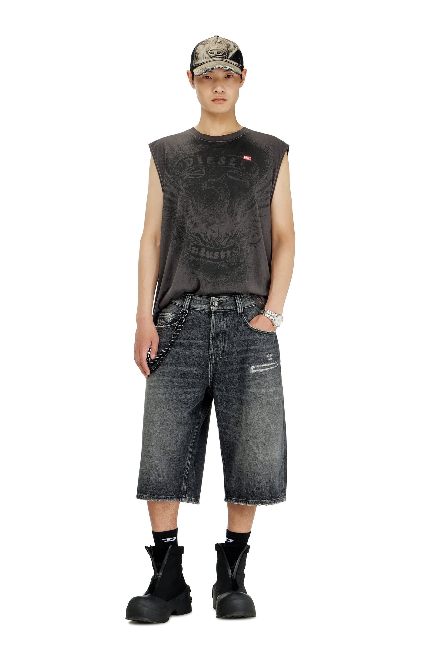 Denim relaxed shorts with abrasions