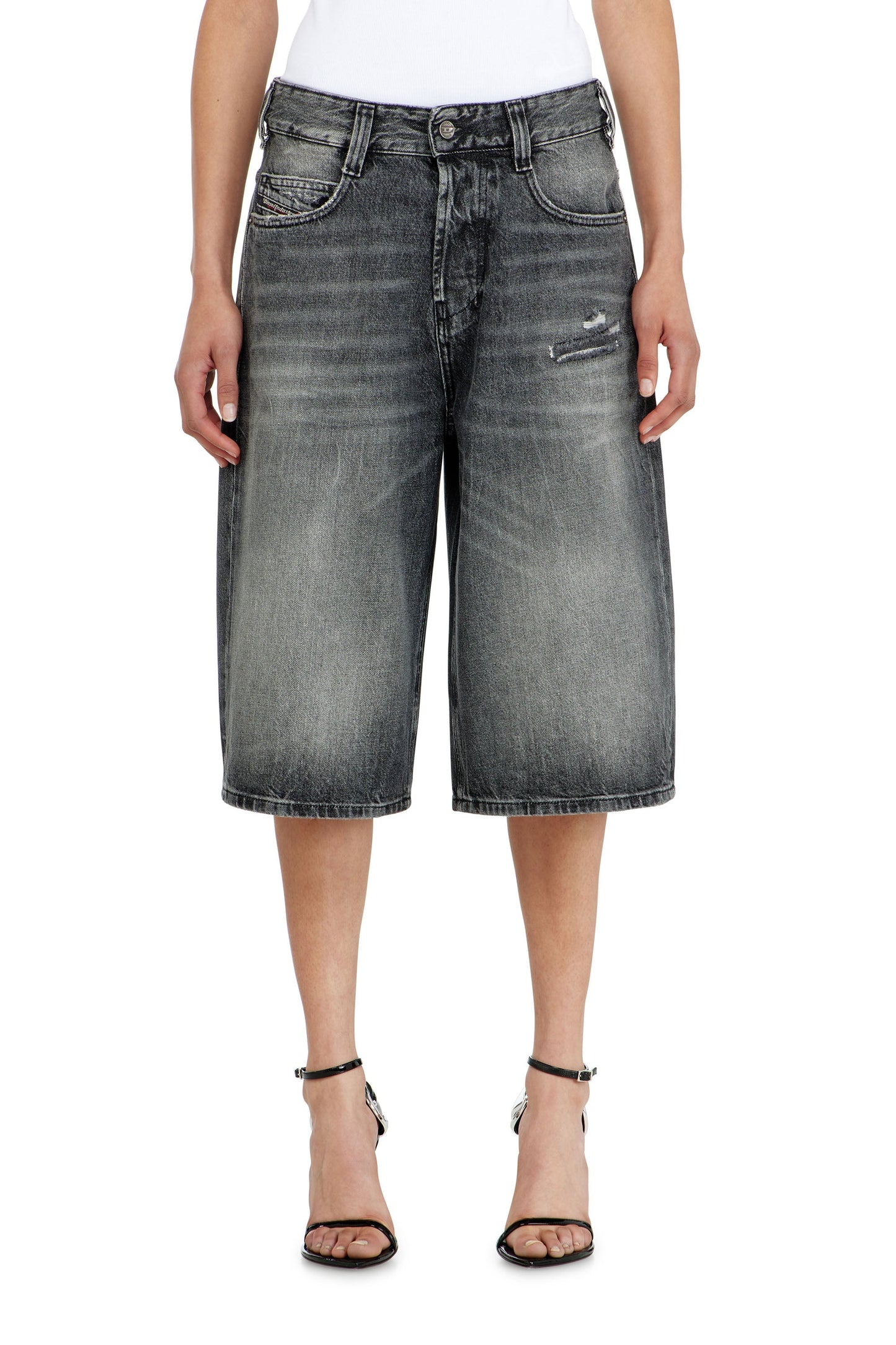 Denim relaxed shorts with abrasions